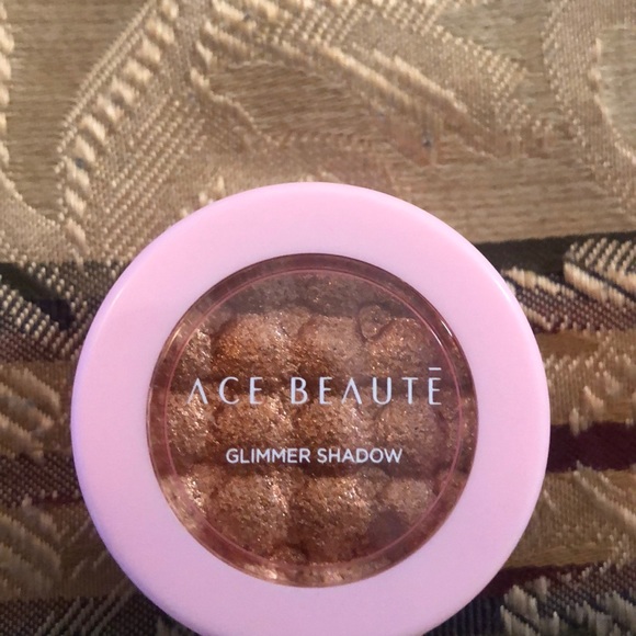 Eyeshadow - Picture 3 of 5